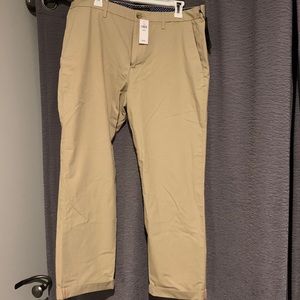 Men’s chinos khaki color